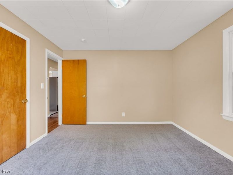 655 E 240th Street, Euclid, OH 44123 Photo 12