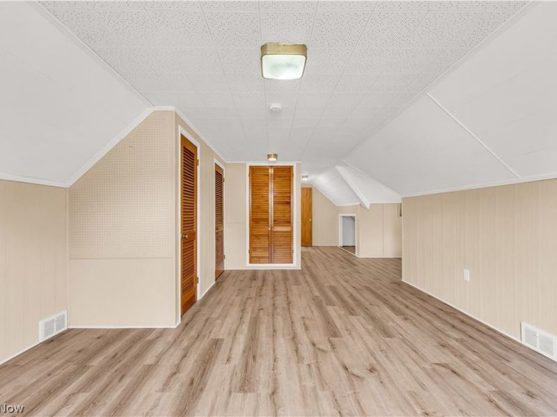 655 E 240th Street, Euclid, OH 44123 Photo 16