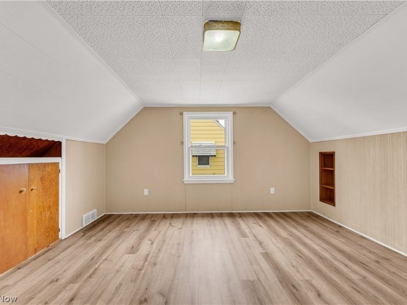 655 E 240th Street, Euclid, OH 44123 Photo 17