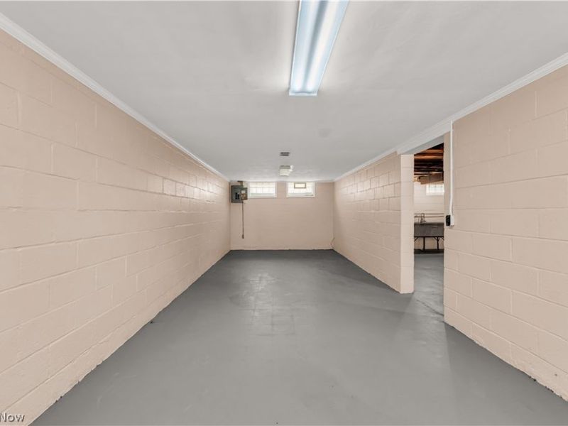 655 E 240th Street, Euclid, OH 44123 Photo 21