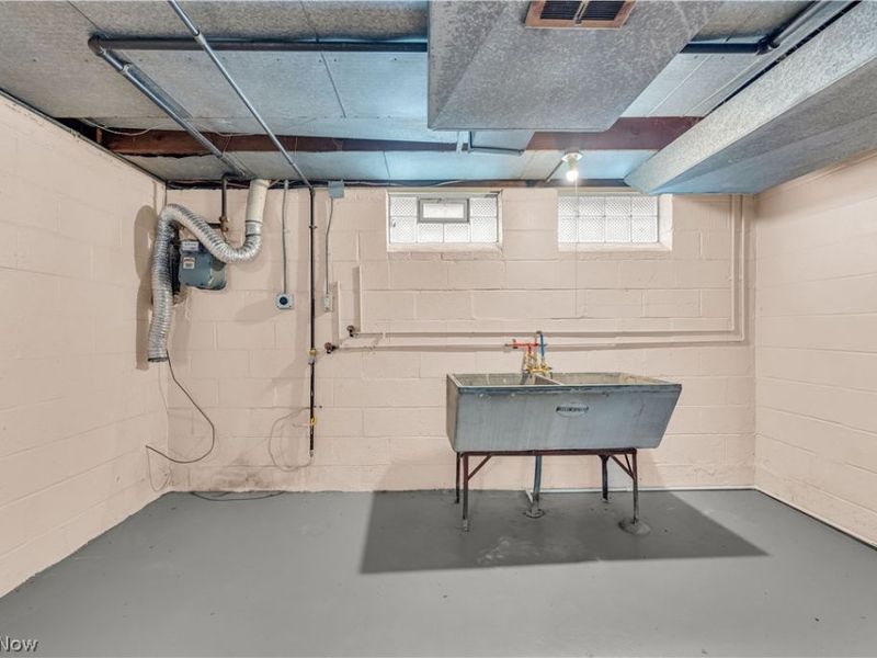 655 E 240th Street, Euclid, OH 44123 Photo 23