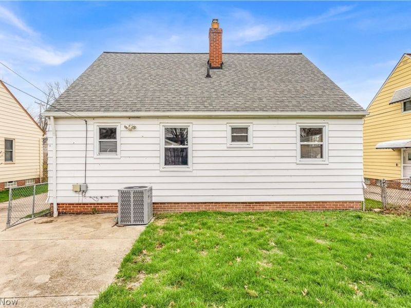 655 E 240th Street, Euclid, OH 44123 Photo 26