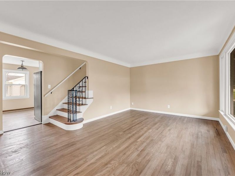 655 E 240th Street, Euclid, OH 44123 Photo 4