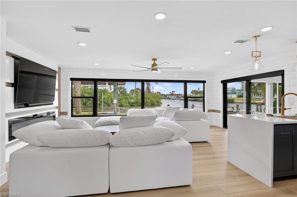 16340 Buccaneer St, Bokeelia, FL 33922 Photo