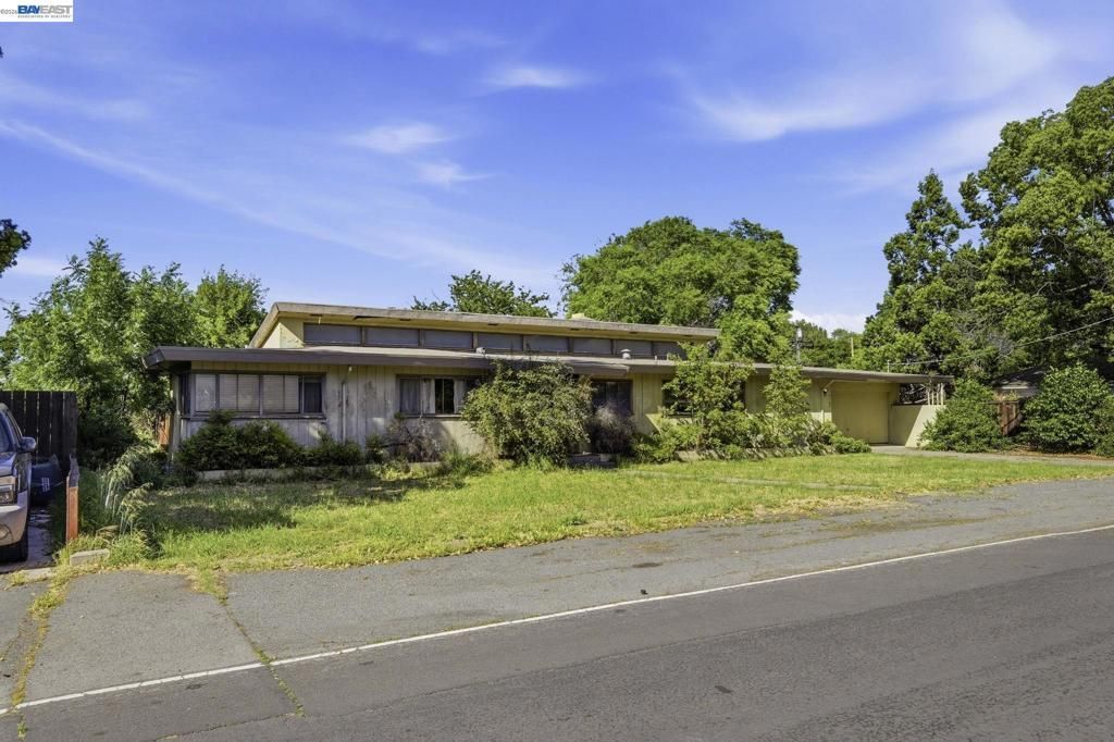 3165 Euclid Ave, Concord, CA 94519 Main Photo