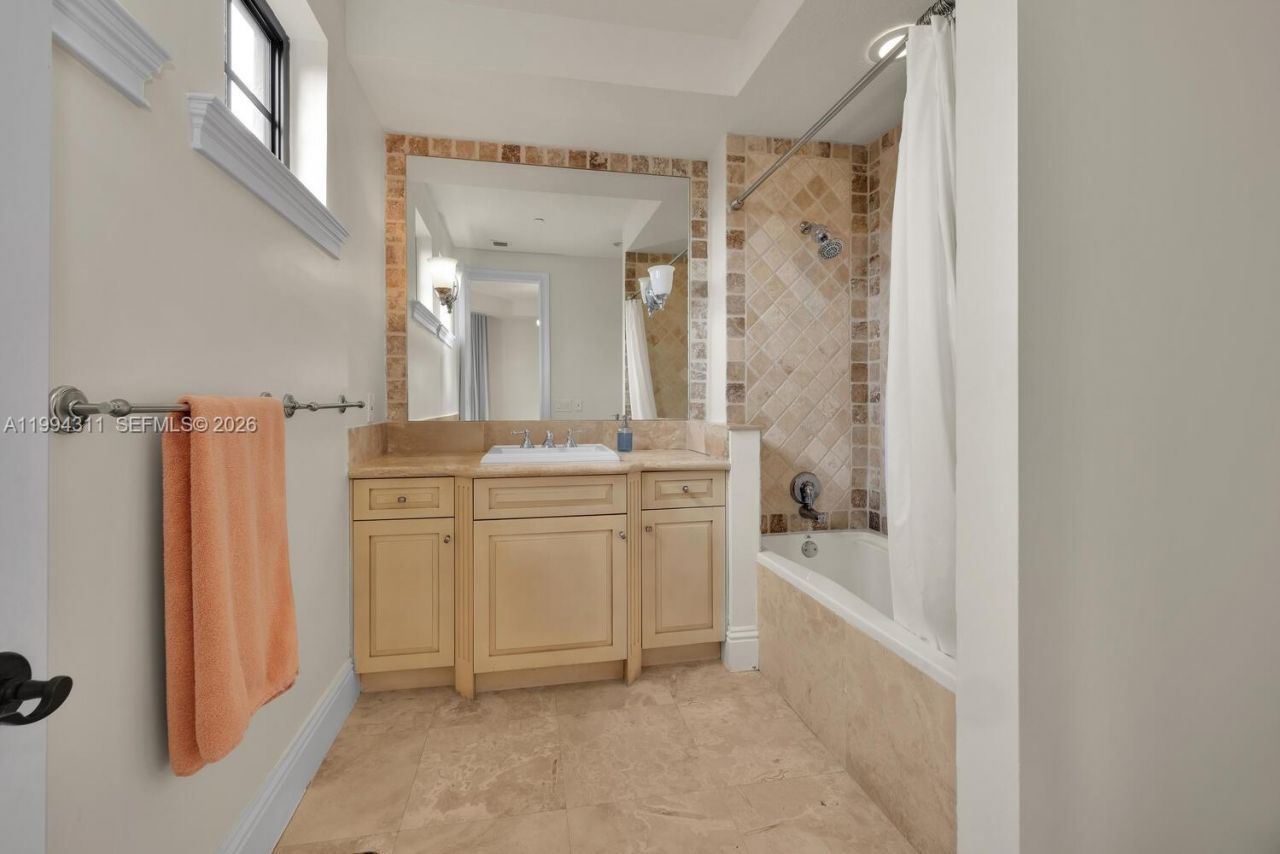 3471 Main Hwy, Unit 619, Miami, FL 33133 Photo