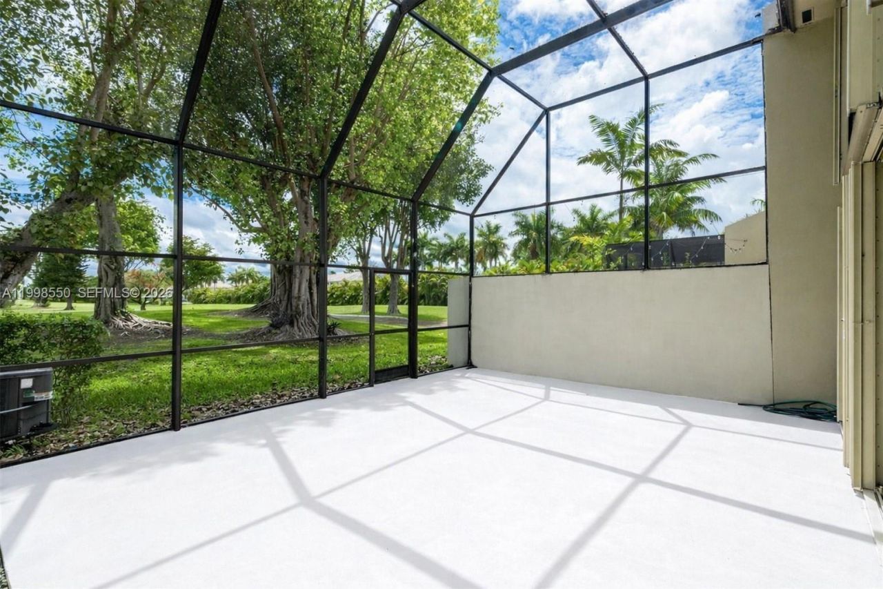 3325 Torremolinos Ave, Unit C-44, Doral, FL 33178 Photo