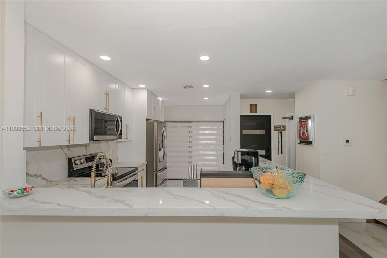 3325 Torremolinos Ave, Unit C-44, Doral, FL 33178 Photo