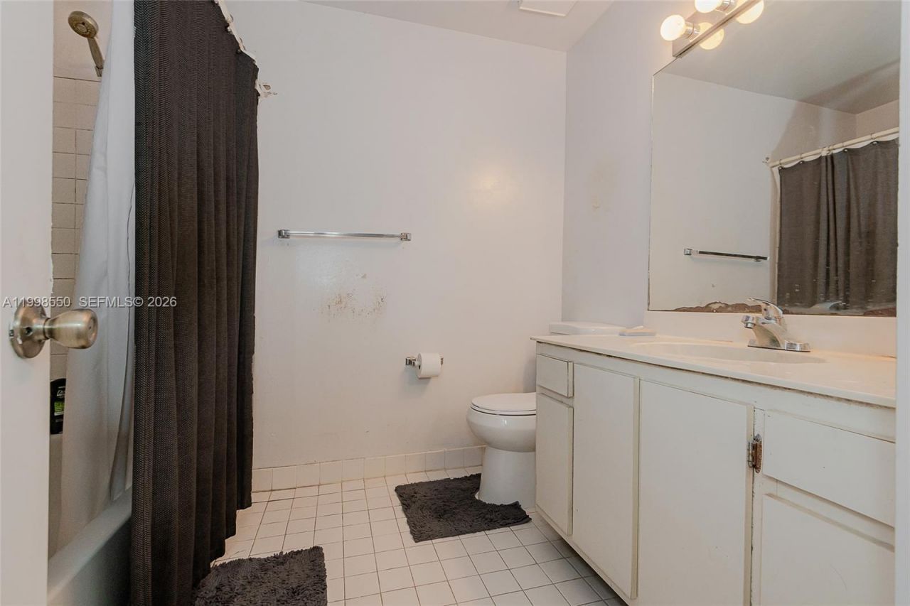3325 Torremolinos Ave, Unit C-44, Doral, FL 33178 Photo