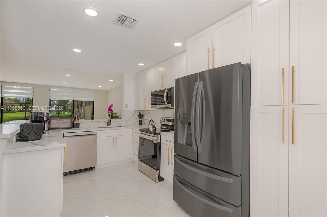 3325 Torremolinos Ave, Unit C-44, Doral, FL 33178 Photo