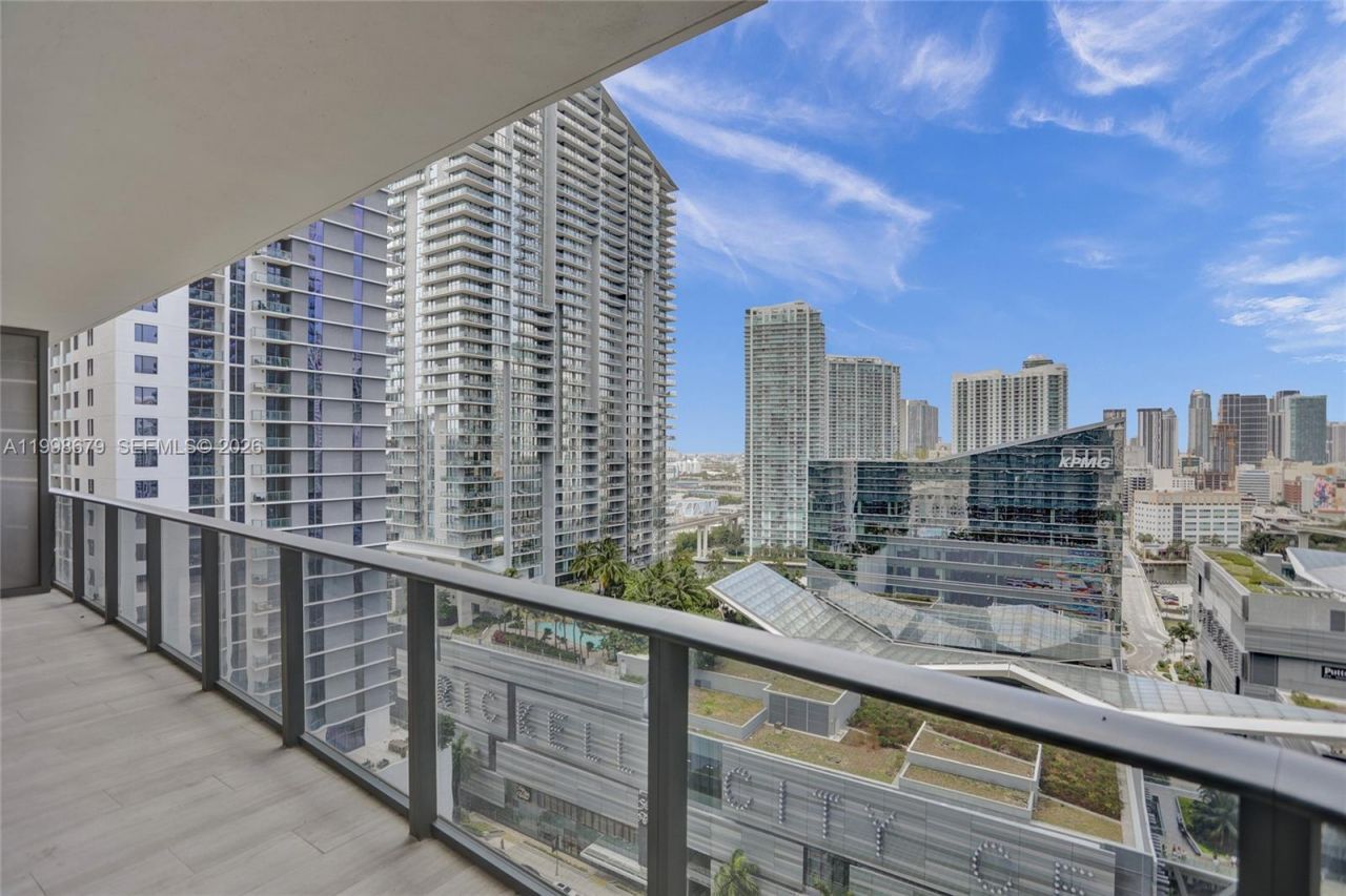 45 SW 9th St, Unit 2001, Miami, FL 33130 Photo