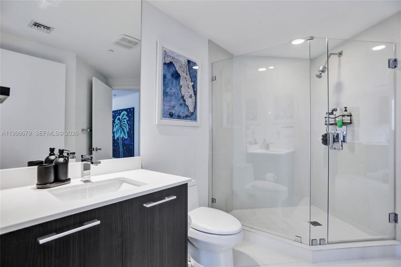 45 SW 9th St, Unit 2001, Miami, FL 33130 Photo