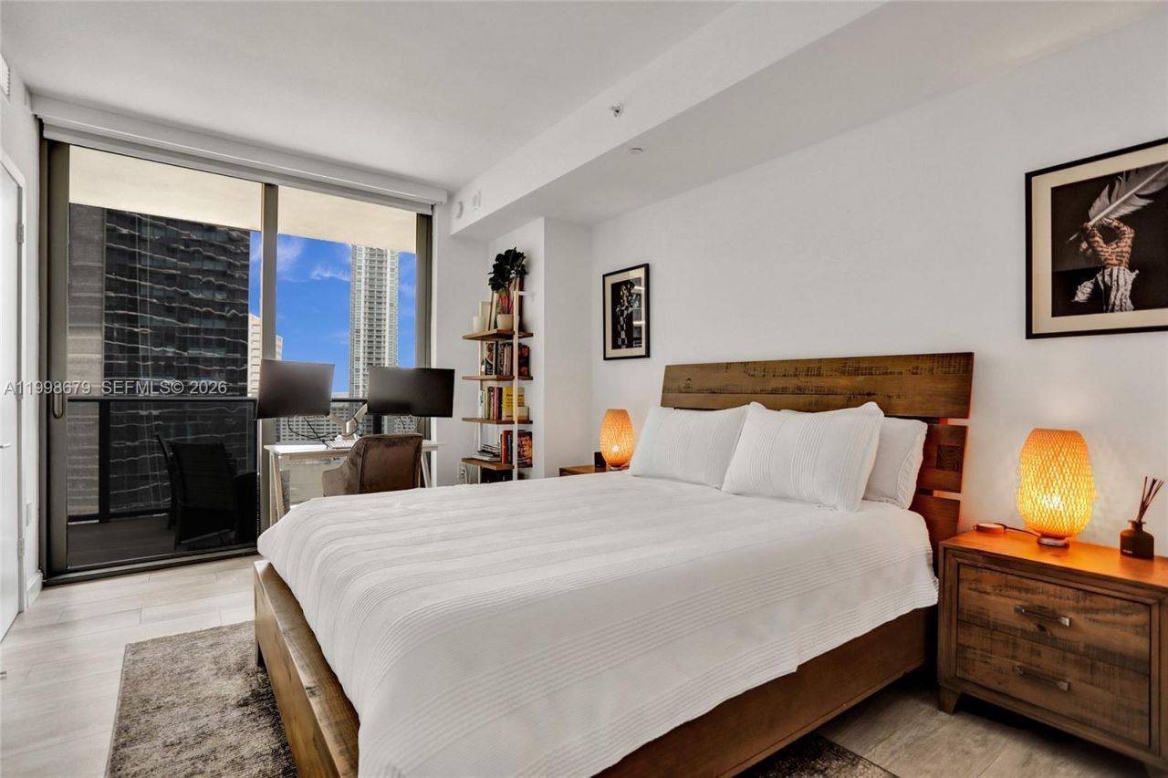 45 SW 9th St, Unit 2001, Miami, FL 33130 Photo