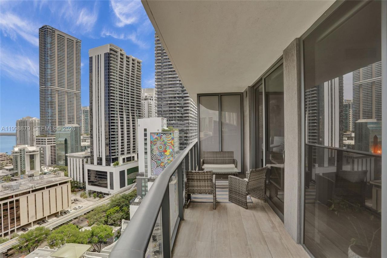 45 SW 9th St, Unit 2001, Miami, FL 33130 Photo