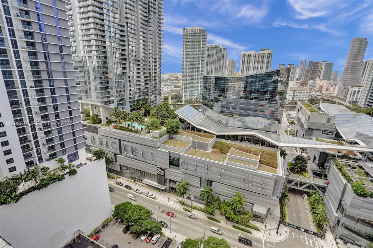 45 SW 9th St, Unit 2001, Miami, FL 33130 Photo