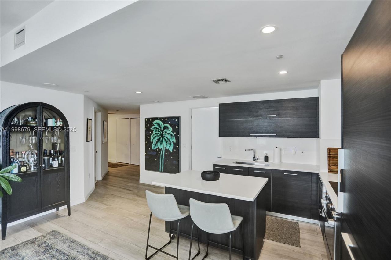 45 SW 9th St, Unit 2001, Miami, FL 33130 Photo
