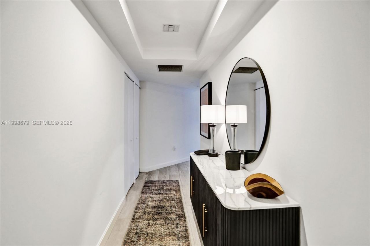 45 SW 9th St, Unit 2001, Miami, FL 33130 Photo