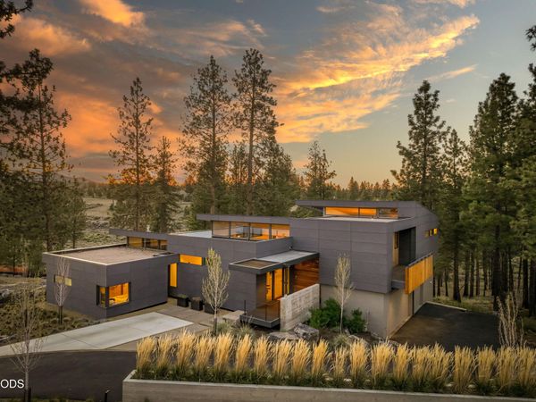 61865 Hosmer Lake Drive, Bend, OR 97702