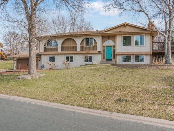 9240 Chesshire Lane N, Maple Grove, MN 55369