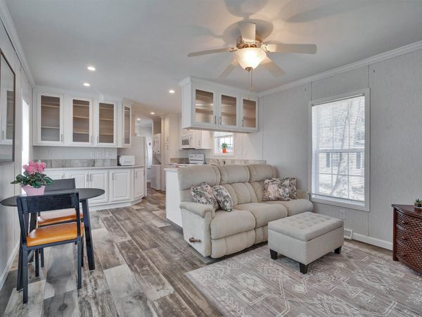 120 Robin Hood Drive, Unit 120, Exeter, NH 03833