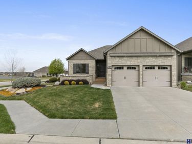 9930 Edgewater Lane , Lincoln, NE 68527