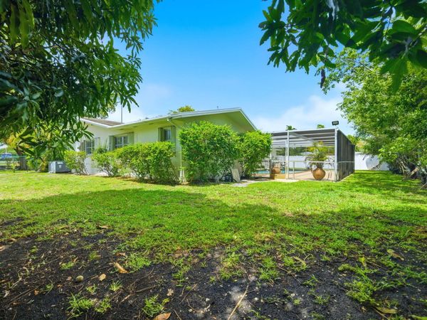 321 E Chaminade Drive, Hollywood, FL 33021