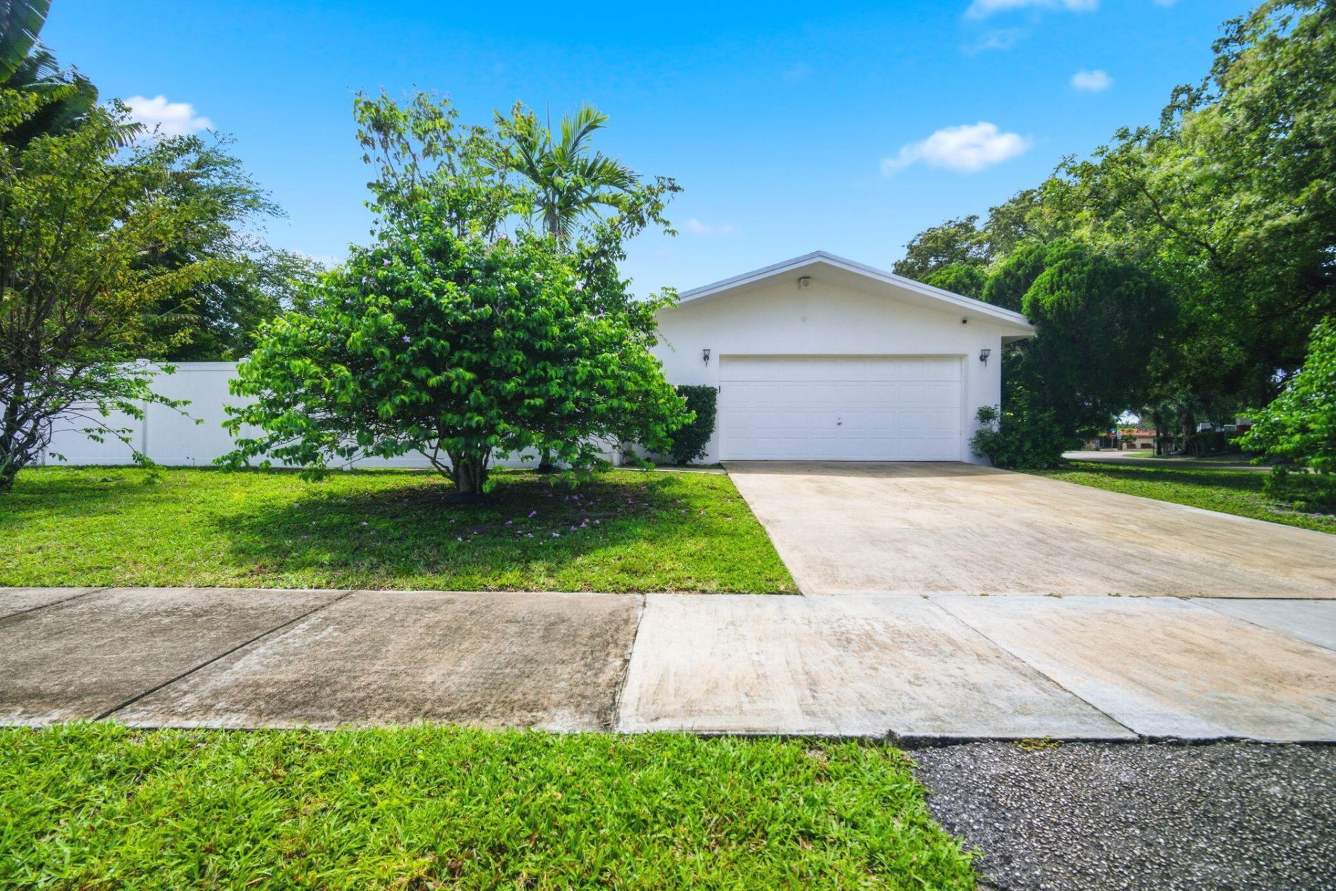 321 E Chaminade Drive, Hollywood, FL 33021 Photo