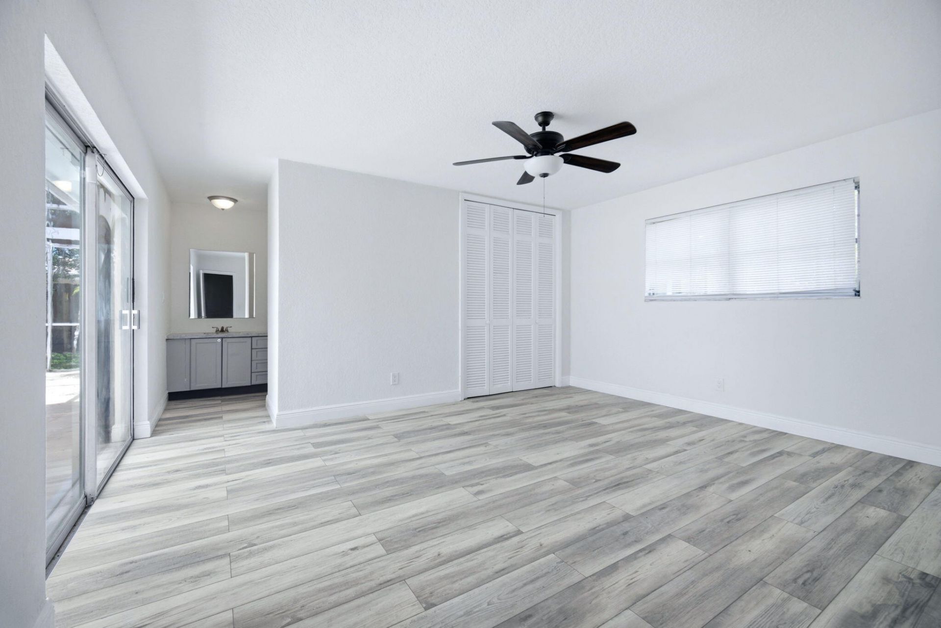 321 E Chaminade Drive, Hollywood, FL 33021 Photo