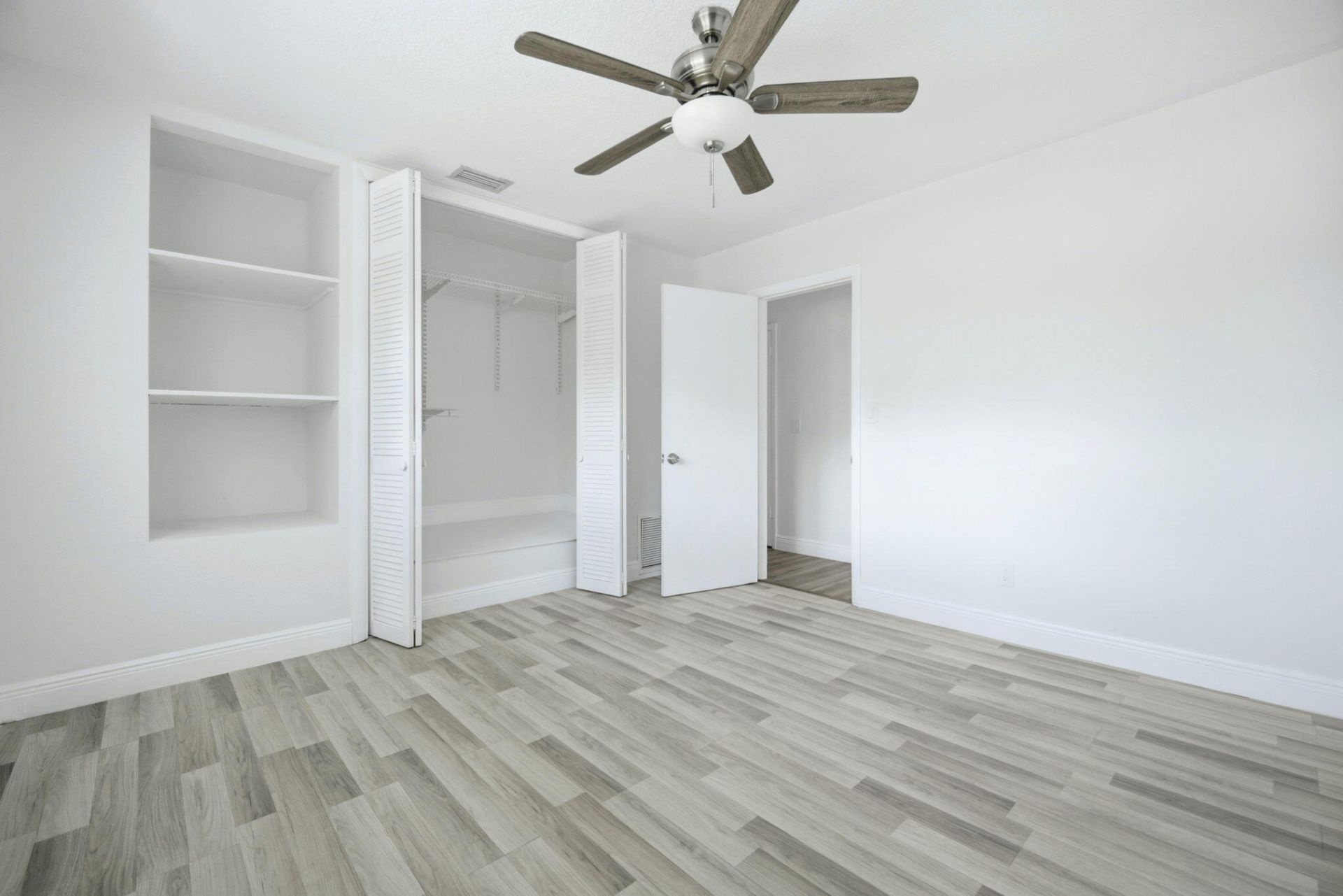 321 E Chaminade Drive, Hollywood, FL 33021 Photo