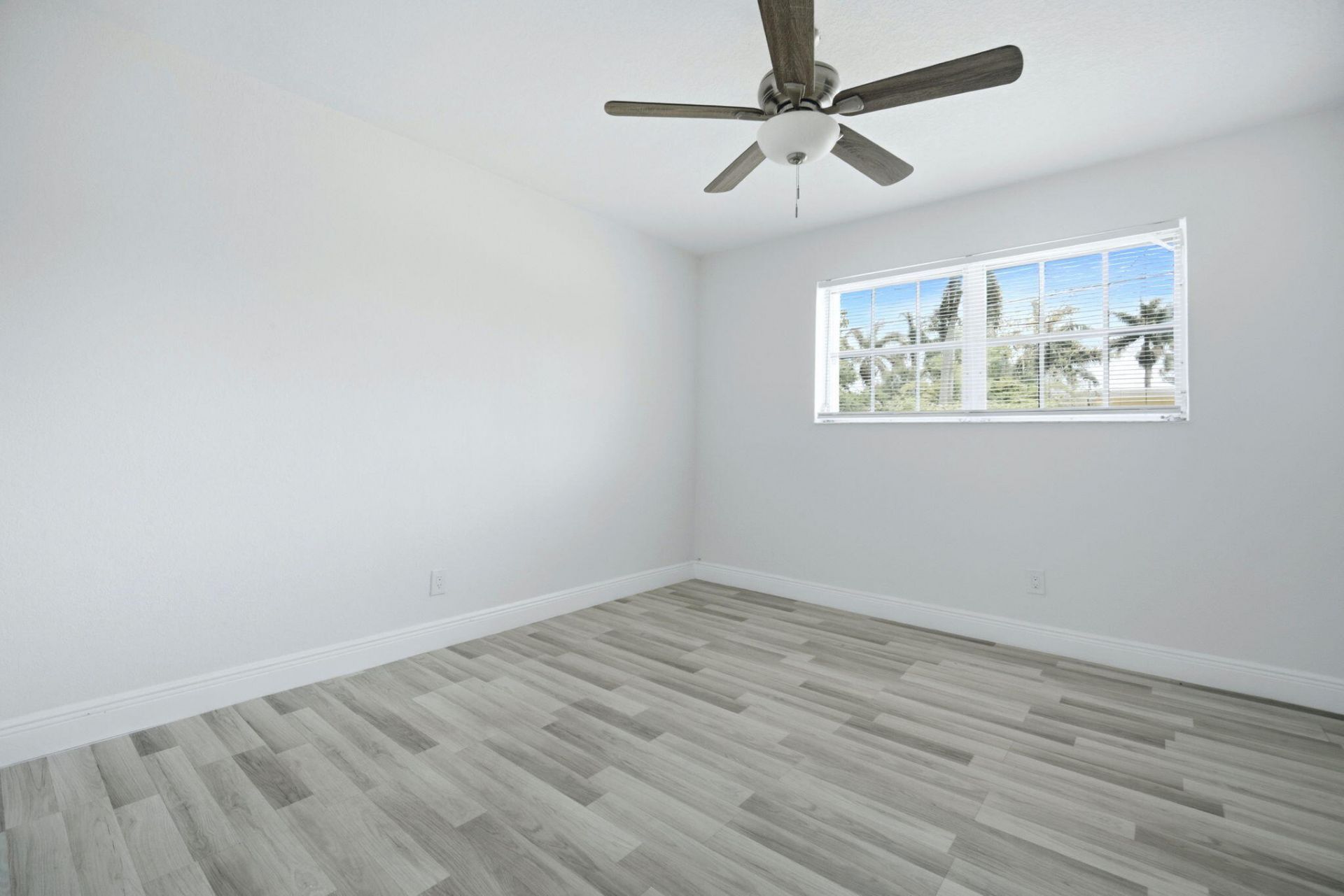 321 E Chaminade Drive, Hollywood, FL 33021 Photo