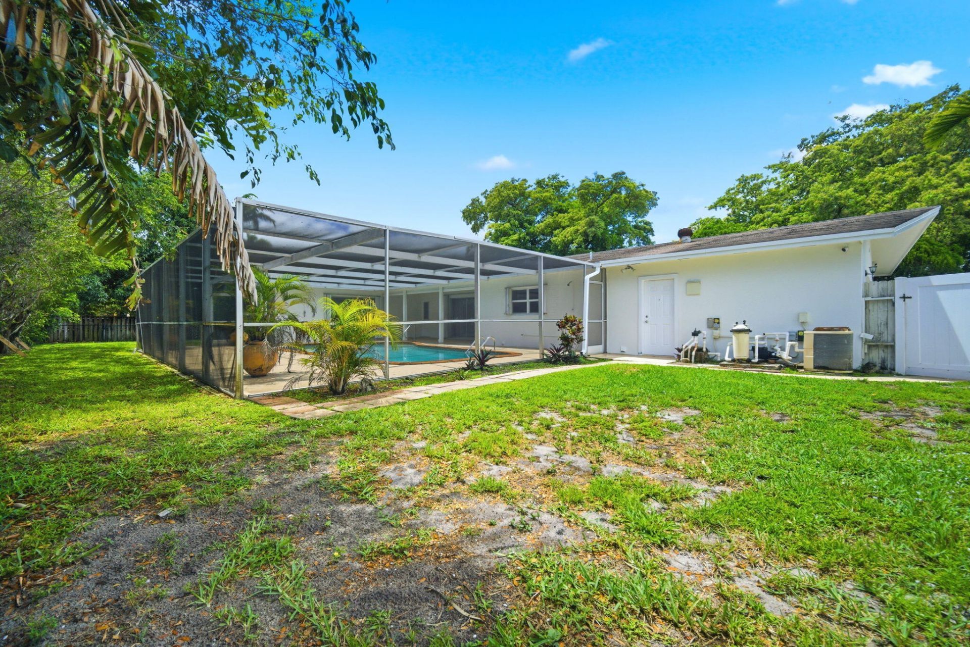 321 E Chaminade Drive, Hollywood, FL 33021 Photo