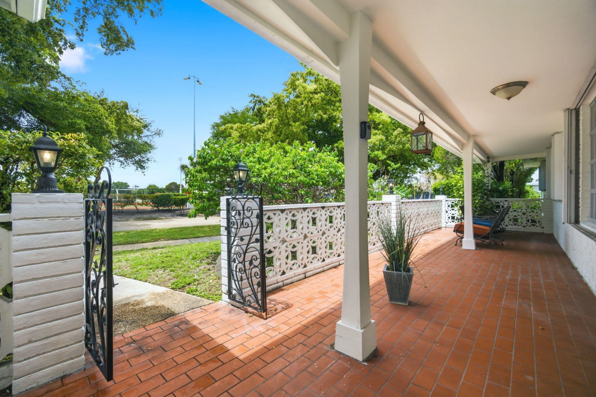 321 E Chaminade Drive, Hollywood, FL 33021 Photo