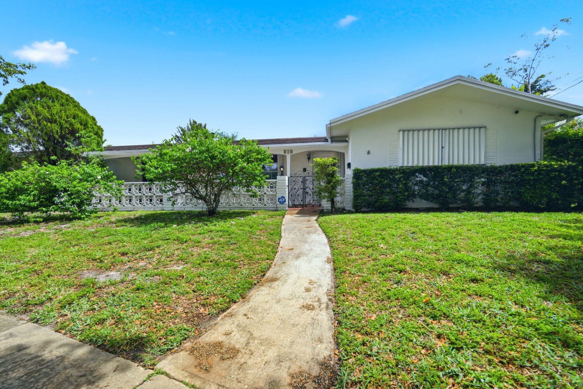 321 E Chaminade Drive, Hollywood, FL 33021 Photo