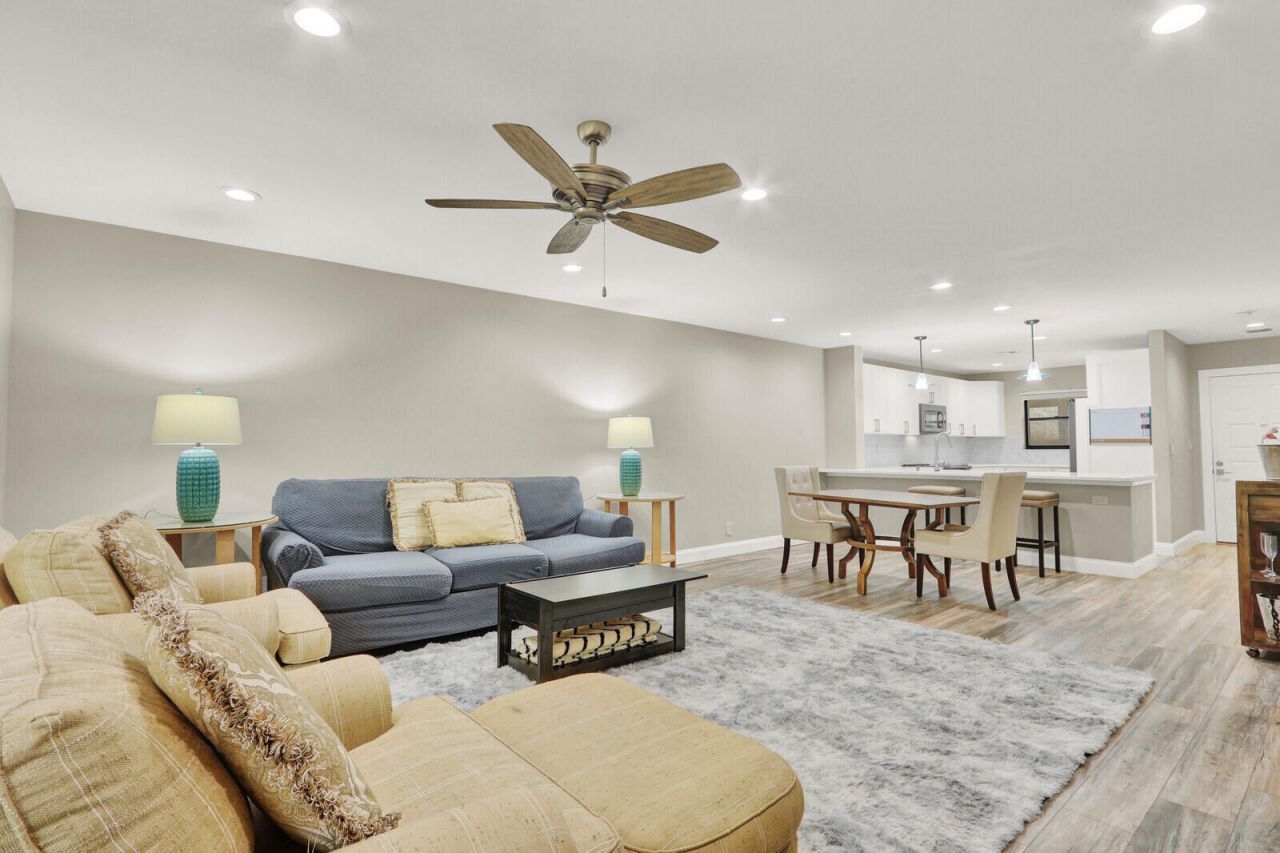 12910 Briarlake Circle, Unit 203, Palm Beach Gardens, FL 33418 Photo