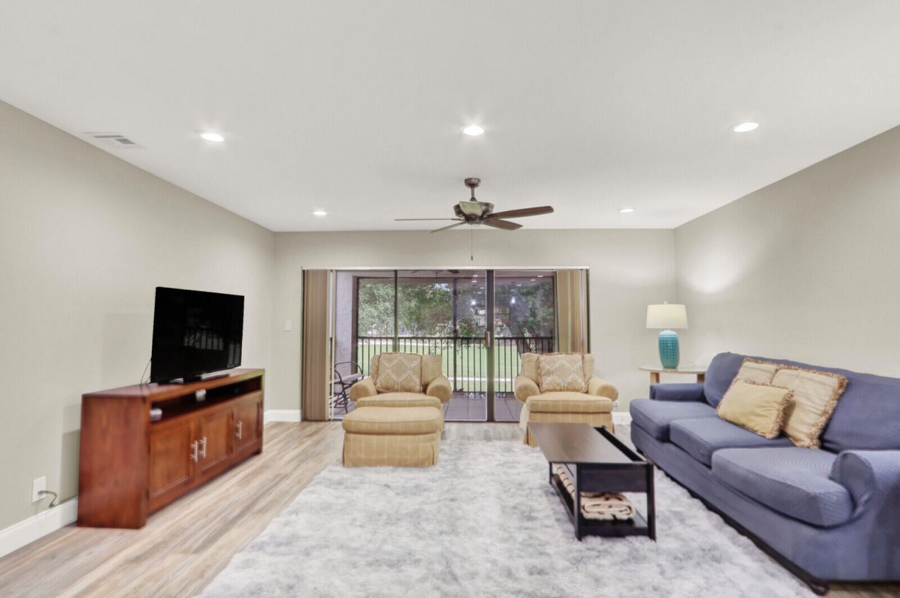 12910 Briarlake Circle, Unit 203, Palm Beach Gardens, FL 33418 Photo