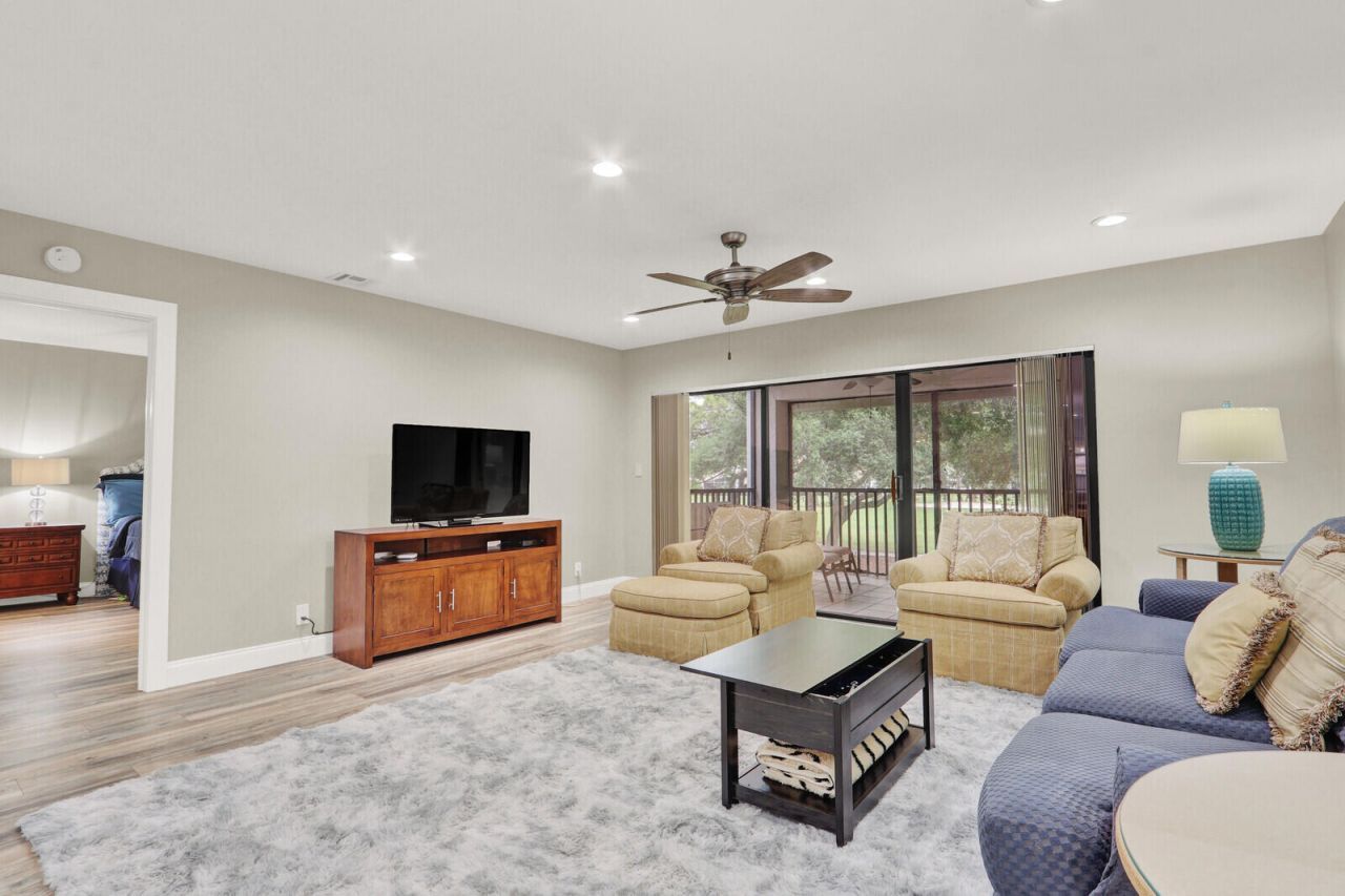 12910 Briarlake Circle, Unit 203, Palm Beach Gardens, FL 33418 Photo