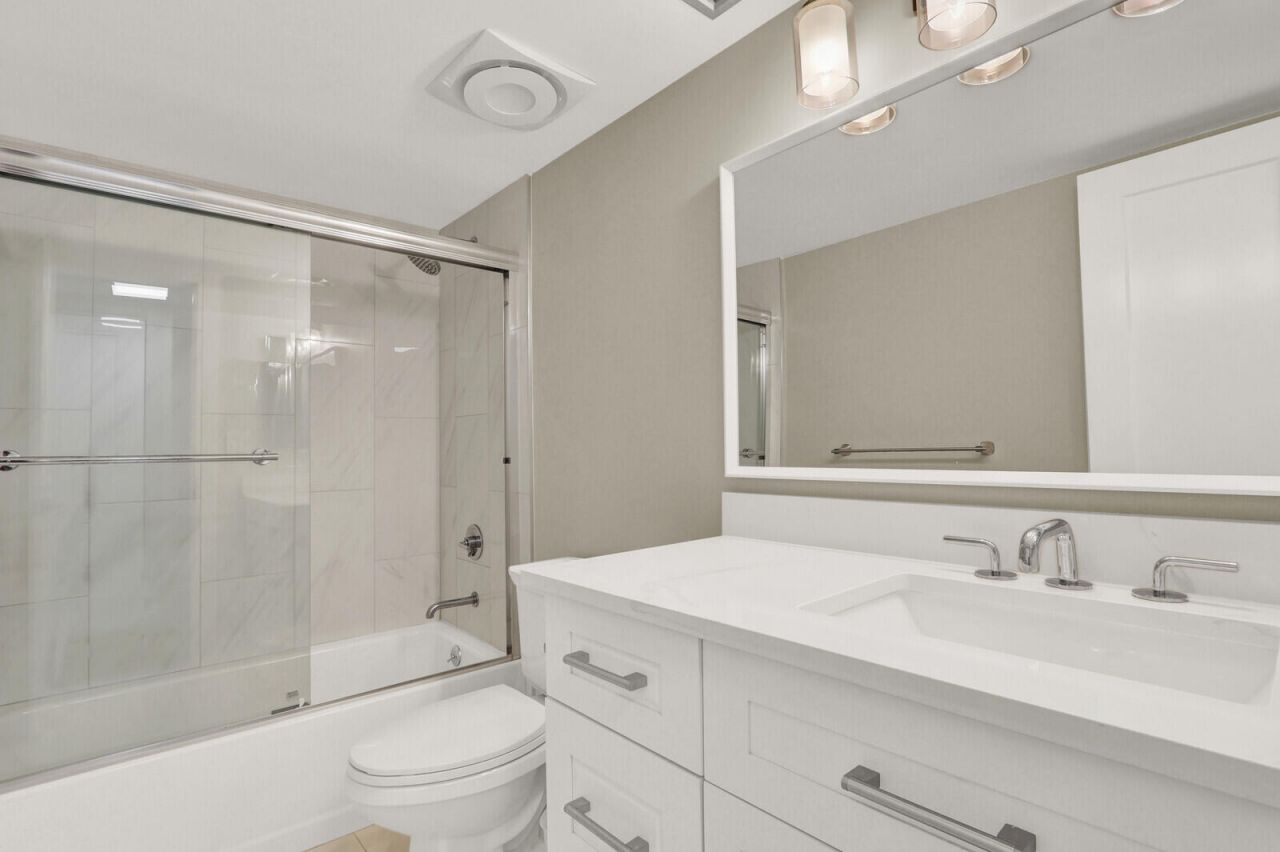 12910 Briarlake Circle, Unit 203, Palm Beach Gardens, FL 33418 Photo