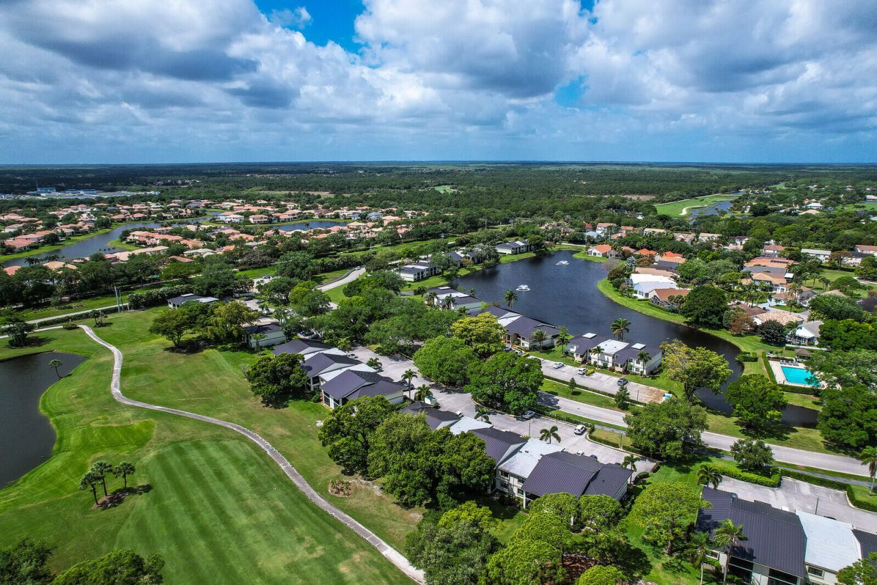 12910 Briarlake Circle, Unit 203, Palm Beach Gardens, FL 33418 Photo