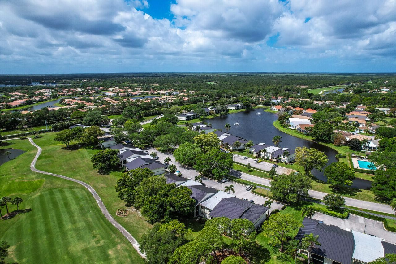 12910 Briarlake Circle, Unit 203, Palm Beach Gardens, FL 33418 Photo