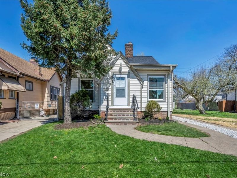 10318 Thrush Avenue, Cleveland, OH 44111 Photo 1