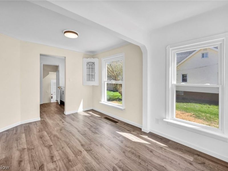 10318 Thrush Avenue, Cleveland, OH 44111 Photo 10