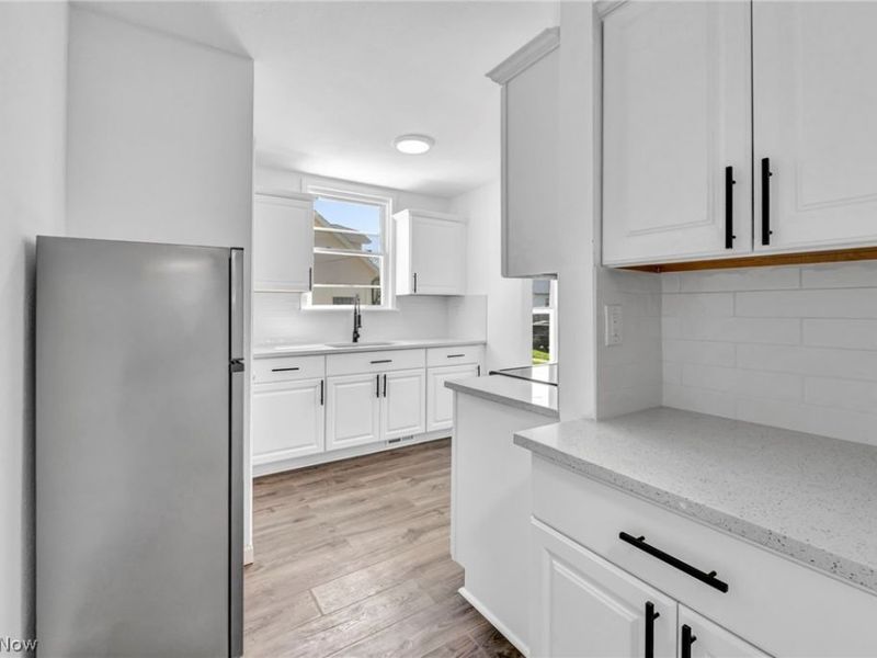 10318 Thrush Avenue, Cleveland, OH 44111 Photo 12