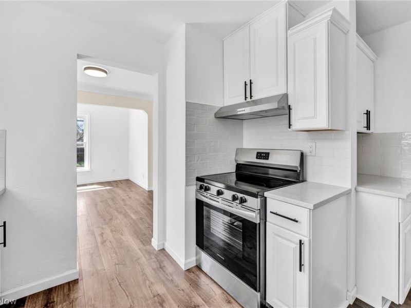 10318 Thrush Avenue, Cleveland, OH 44111 Photo 13