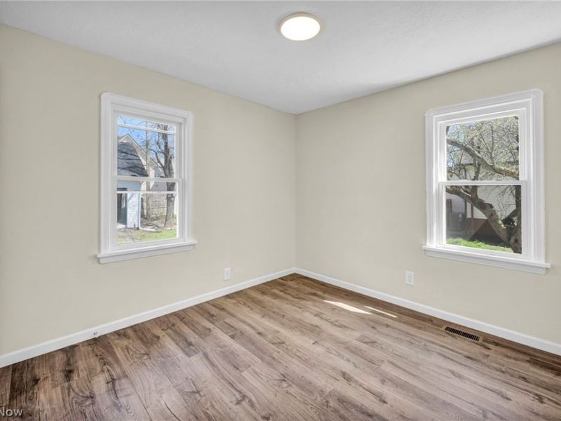 10318 Thrush Avenue, Cleveland, OH 44111 Photo 20