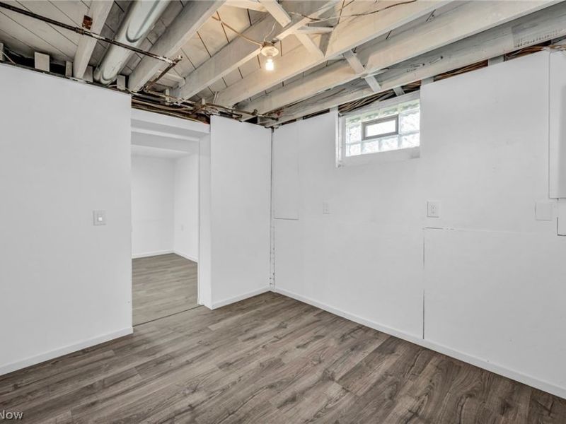 10318 Thrush Avenue, Cleveland, OH 44111 Photo 30