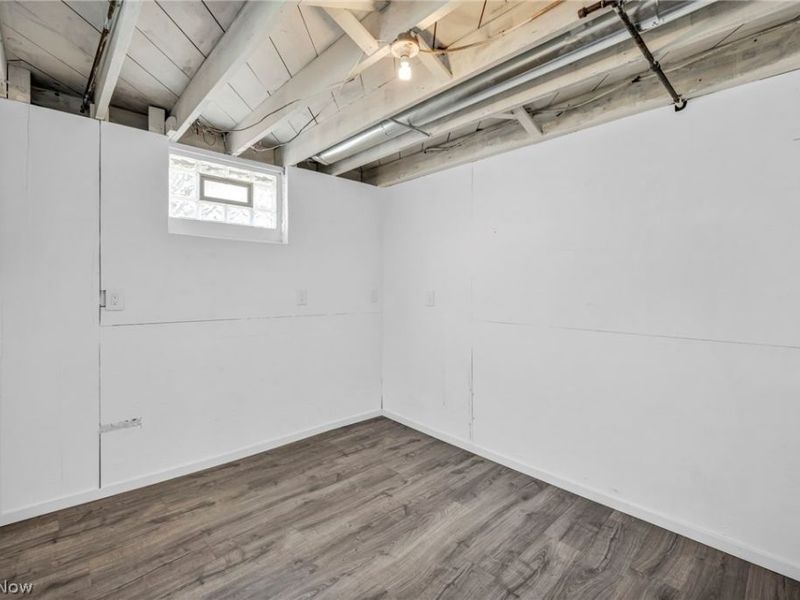 10318 Thrush Avenue, Cleveland, OH 44111 Photo 31