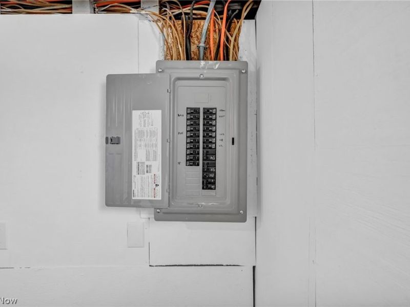 10318 Thrush Avenue, Cleveland, OH 44111 Photo 34