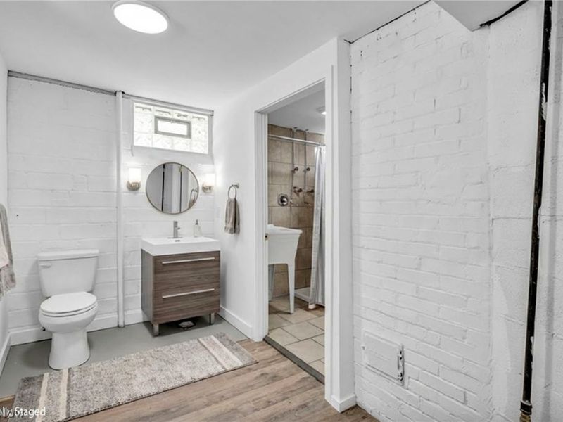 10318 Thrush Avenue, Cleveland, OH 44111 Photo 37