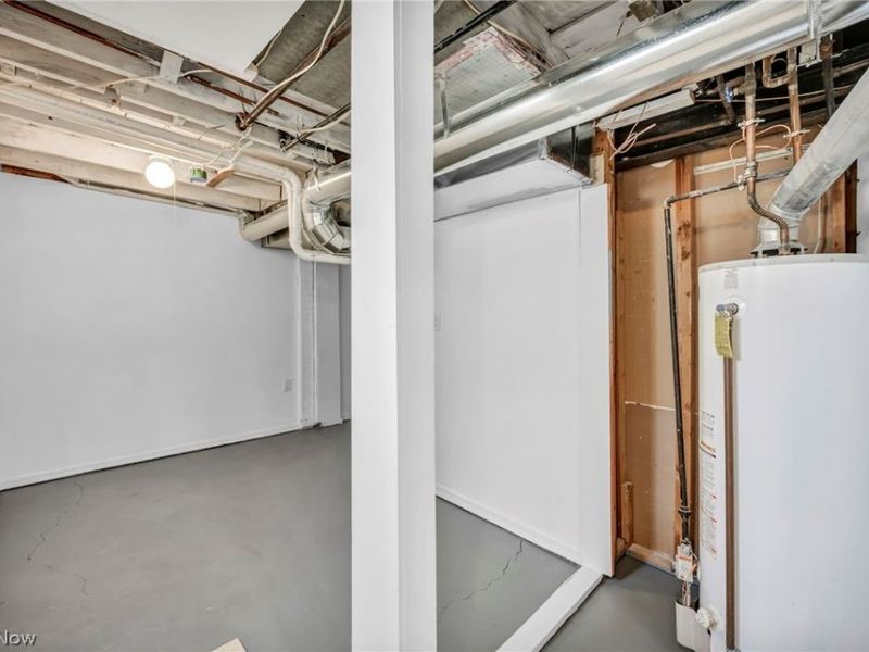 10318 Thrush Avenue, Cleveland, OH 44111 Photo 39