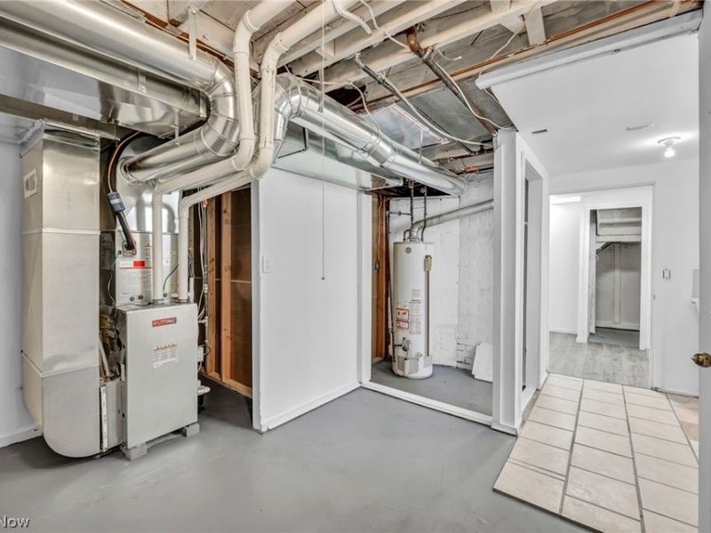 10318 Thrush Avenue, Cleveland, OH 44111 Photo 41